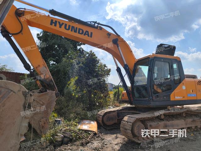 现代R215VS挖掘机