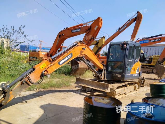 斗山DX60E-9C挖掘机