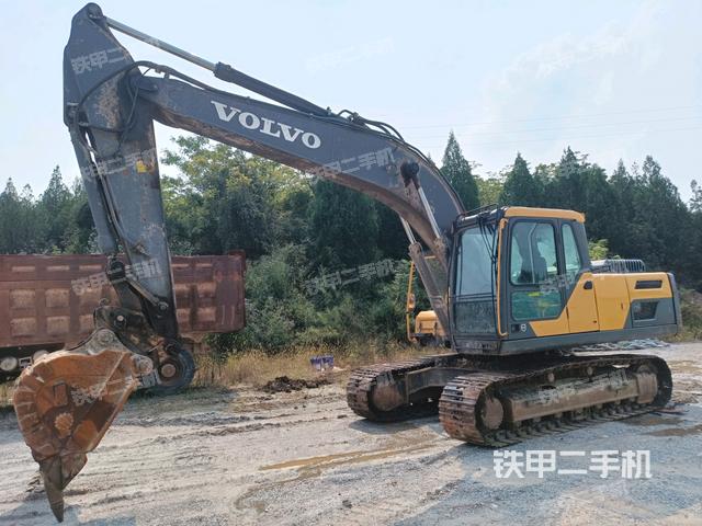 沃尔沃EC200 D挖掘机