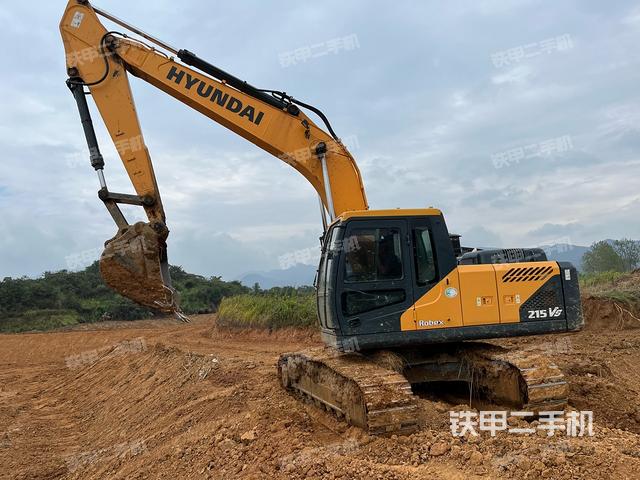 现代R215VS挖掘机
