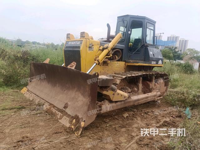 山推SD16标准型推土机