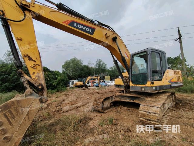雷沃重工FR220E挖掘机