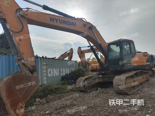 现代R305LVS挖掘机