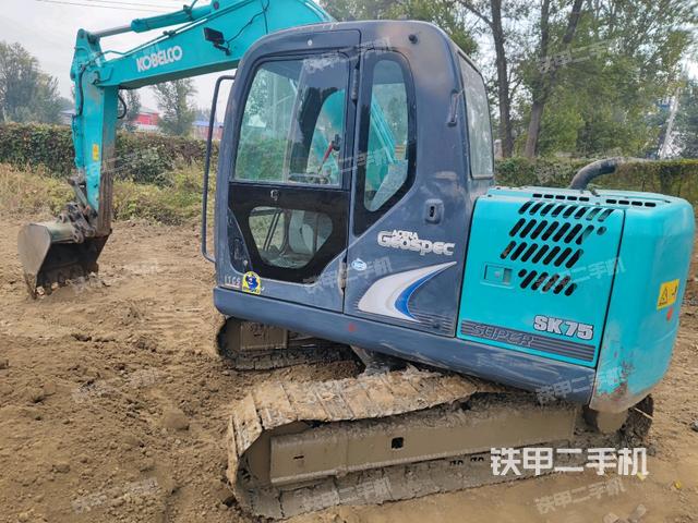 神钢SK75-8挖掘机
