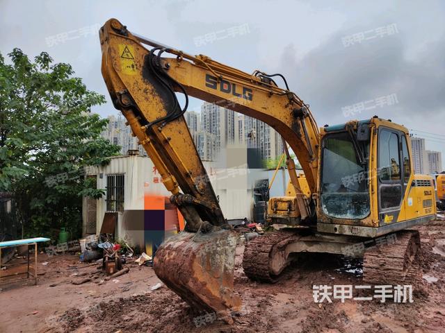 山东临工E6135F挖掘机
