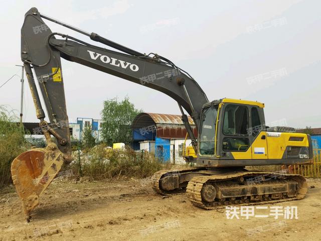 沃尔沃EC210D挖掘机