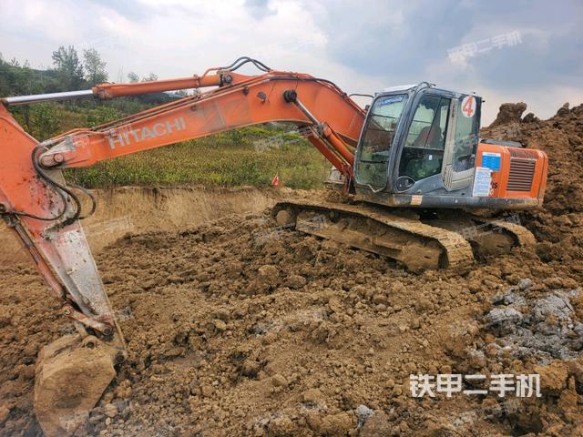 日立ZX200-3挖掘机