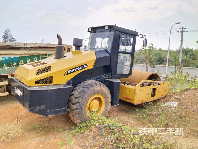 三一重工SSR220AC-8全液压压路机