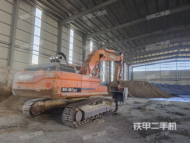 斗山DX380LC挖掘机