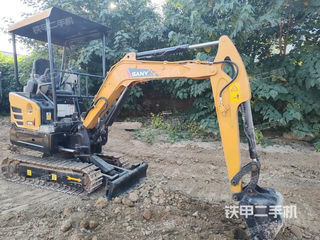 三一重工SY16C挖掘机