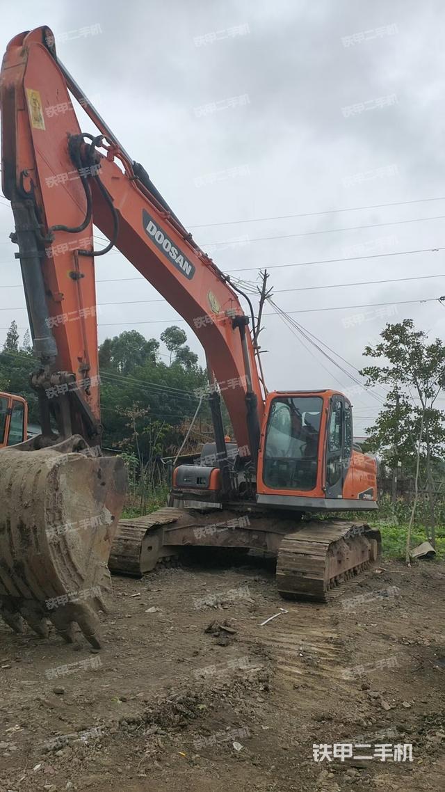 斗山DX260LC-9C挖掘机