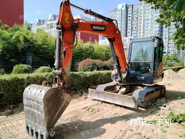 斗山DX60-9C挖掘机