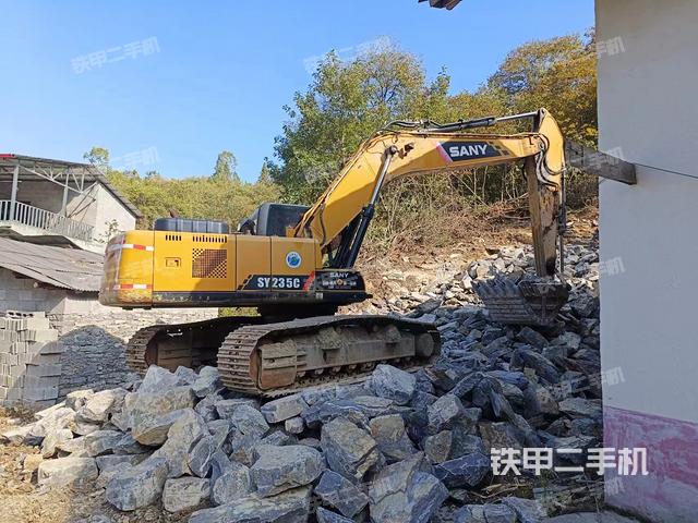 三一重工SY215C挖掘机
