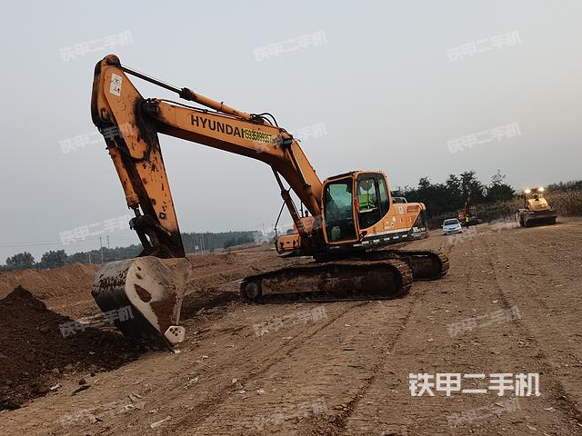 现代R275LC-9T挖掘机