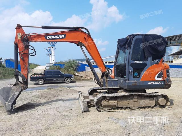 斗山DX55-9C挖掘机