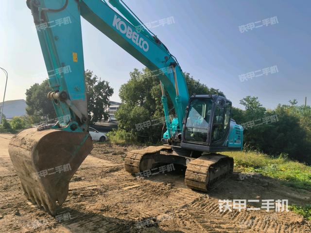 神钢SK200-10挖掘机