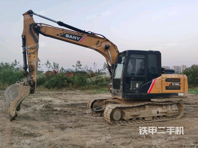 三一重工SY135C挖掘机