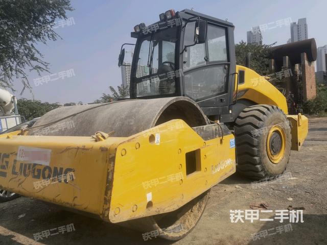 柳工CLG6122E压路机