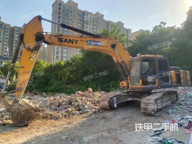 三一重工SY235C挖掘机