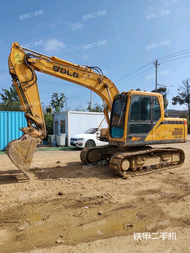 山东临工E6135F挖掘机