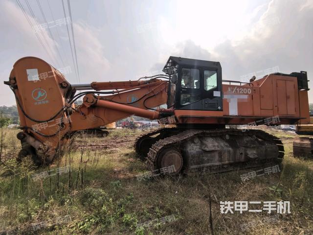 日立EX1200-6挖掘机