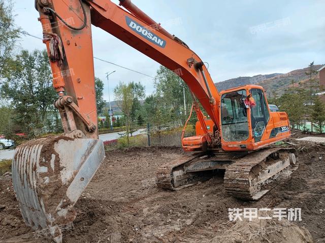 斗山DH225LC-9挖掘机