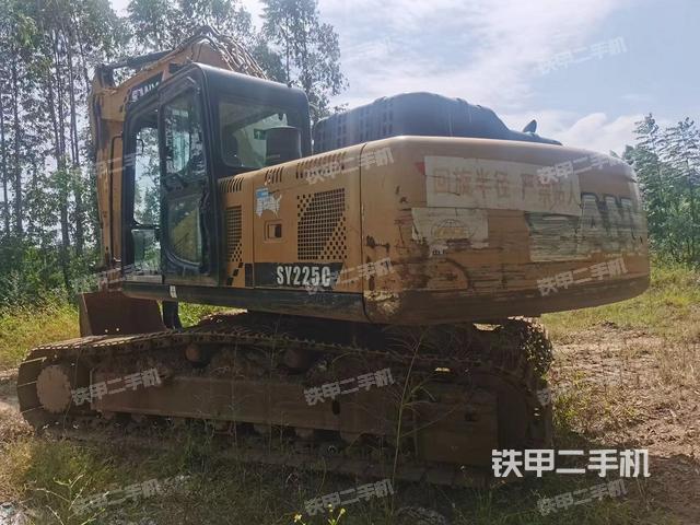 三一重工SY215C挖掘机