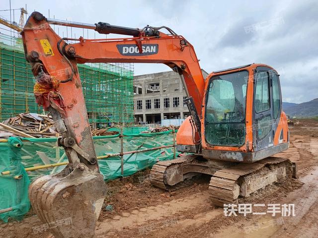 斗山DX75-9C挖掘机