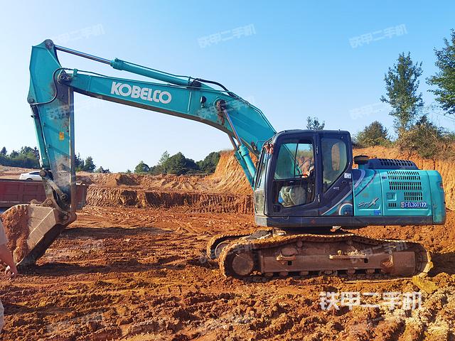 神钢SK200-10挖掘机