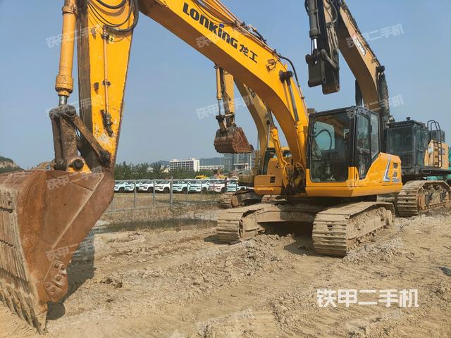 龙工LG6225E挖掘机