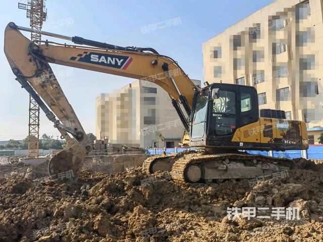 三一重工SY200C挖掘机