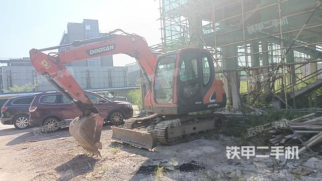 斗山DX75E-9C挖掘机