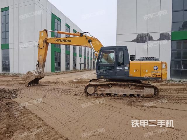 现代R215-7C挖掘机