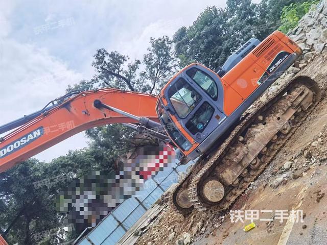 斗山DX340LC-9C挖掘机
