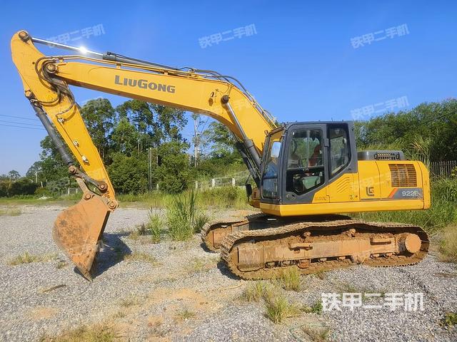 柳工CLG922E挖掘机