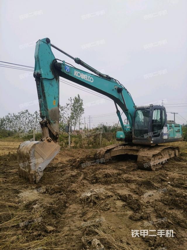 神钢SK210LC-8挖掘机