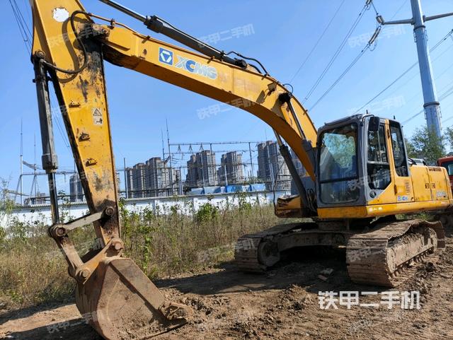 徐工XE215C挖掘机