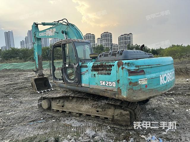 神钢SK250LC-8挖掘机