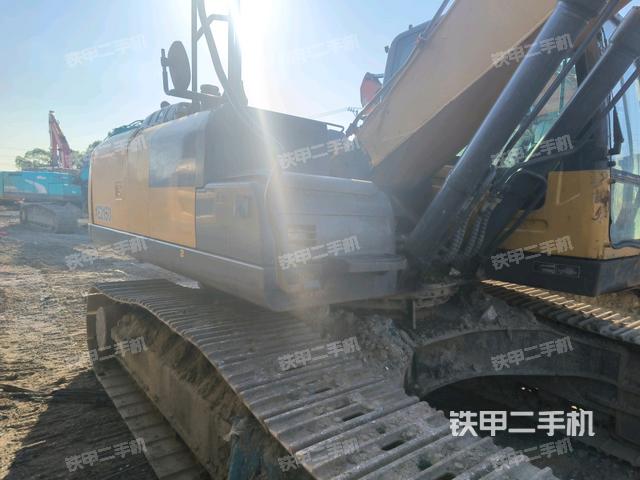 徐工XE215D挖掘机