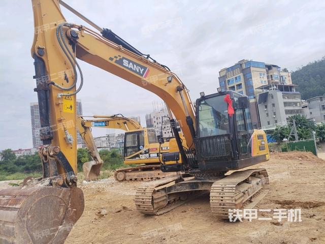 三一重工SY135C挖掘机