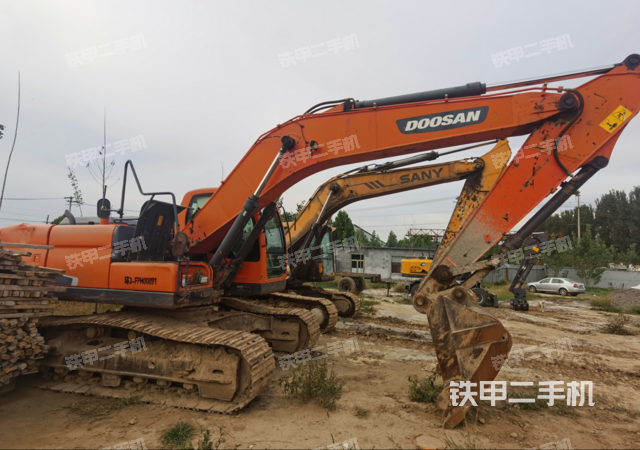斗山DX215-9C挖掘机