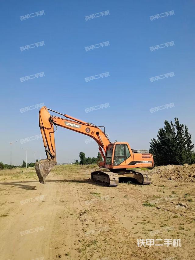 斗山DH220LC-9E挖掘机