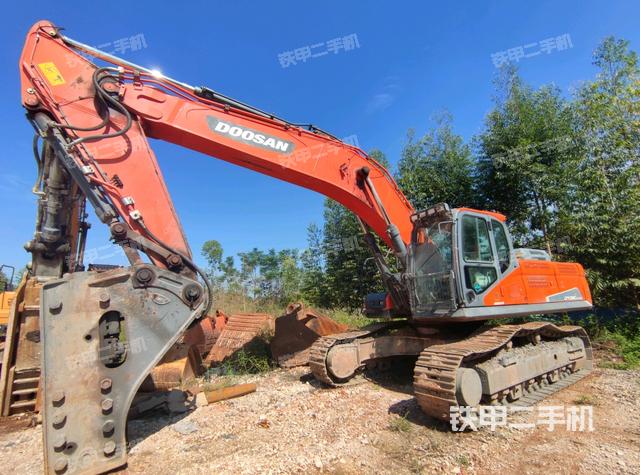 斗山DX380LC-9C挖掘机