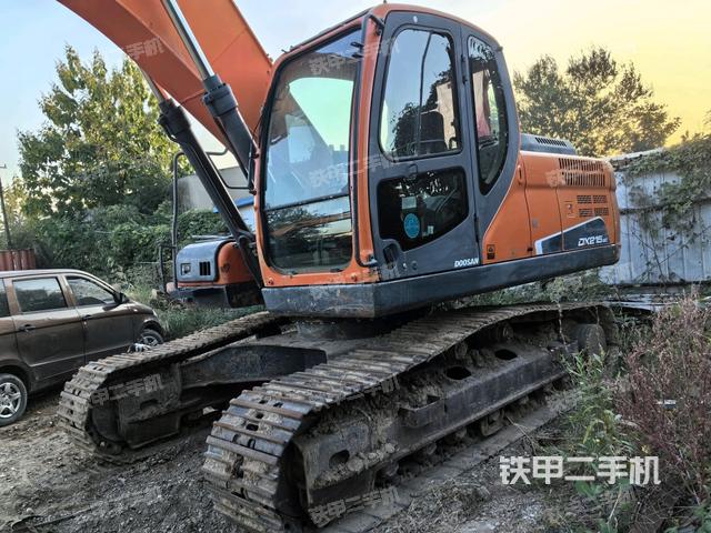 斗山DX215-9C挖掘机