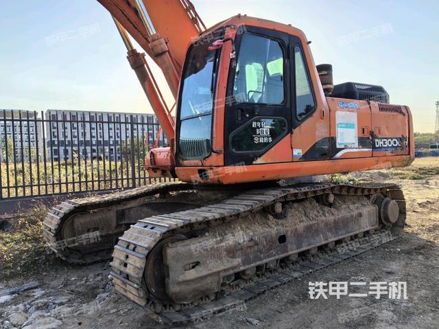 斗山DH300LC-7挖掘机