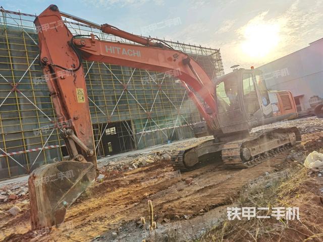 日立ZX200-3挖掘机