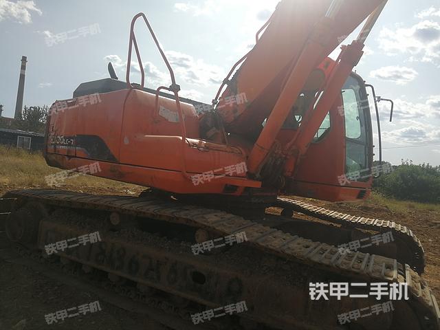 斗山DH300LC-7挖掘机