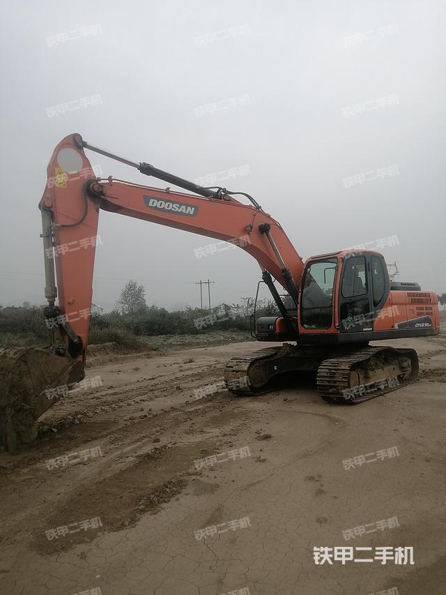 斗山DX215-9C挖掘机