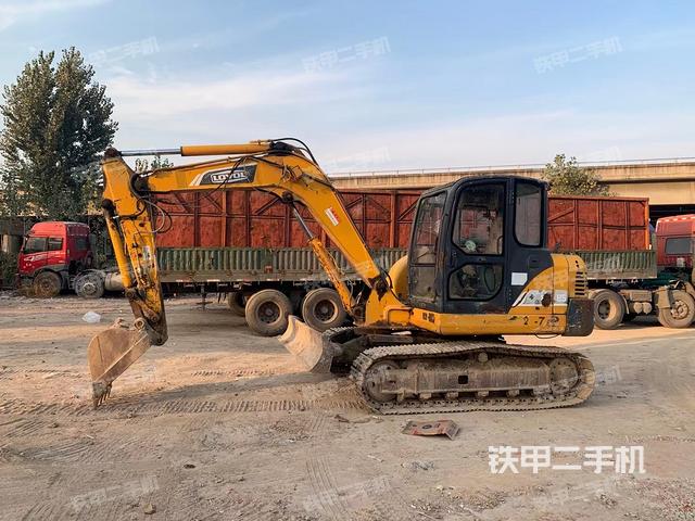 雷沃重工FR85-7挖掘机
