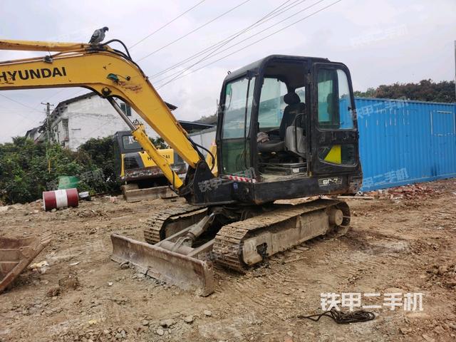 现代R60-7挖掘机
